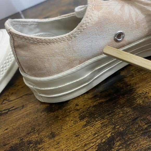 Converse Chuck Taylor 70 Sneakers Womens Sz 7 Peach Embroidered Spring Forward - Picture 9 of 10